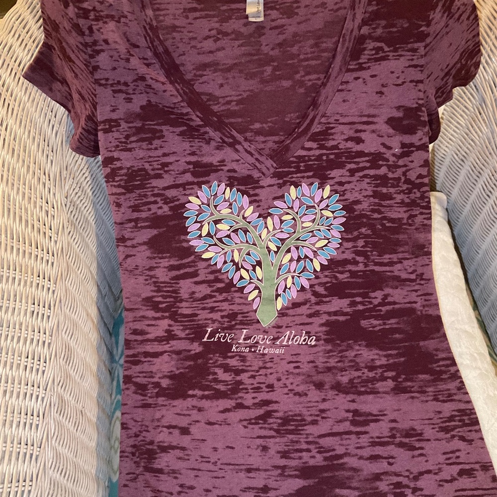 “Live Love Aloha Kona Hawaii” Purple Heart 💜 Shirt